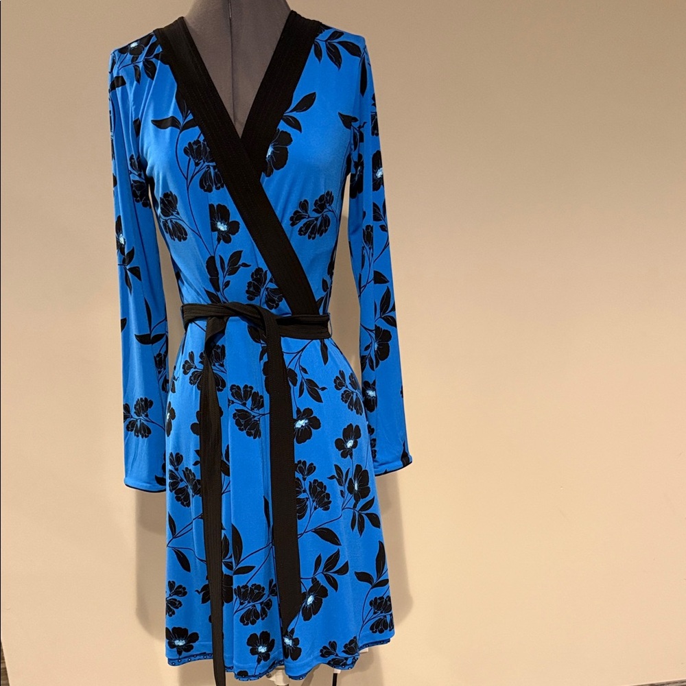 White House Black Market Blue Floral Reversible Wrap Dress with Black Trim